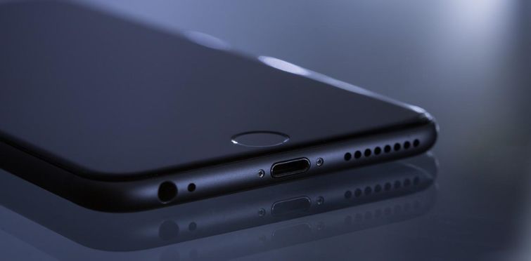 iPhone com bateria estufada dá para resolver?